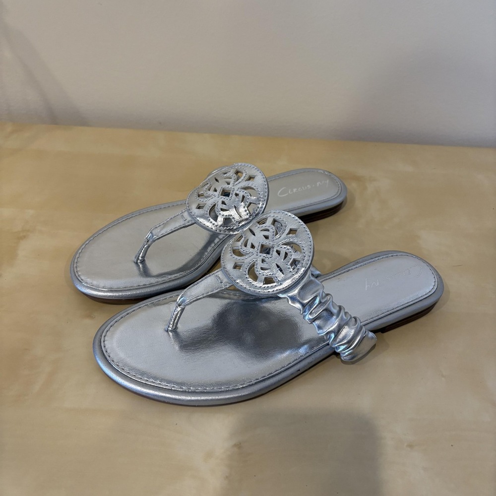 Circus NY Shoes Womens Size 8.5 Silver Camara Thong Sandals‎ Slip On Casual Flat